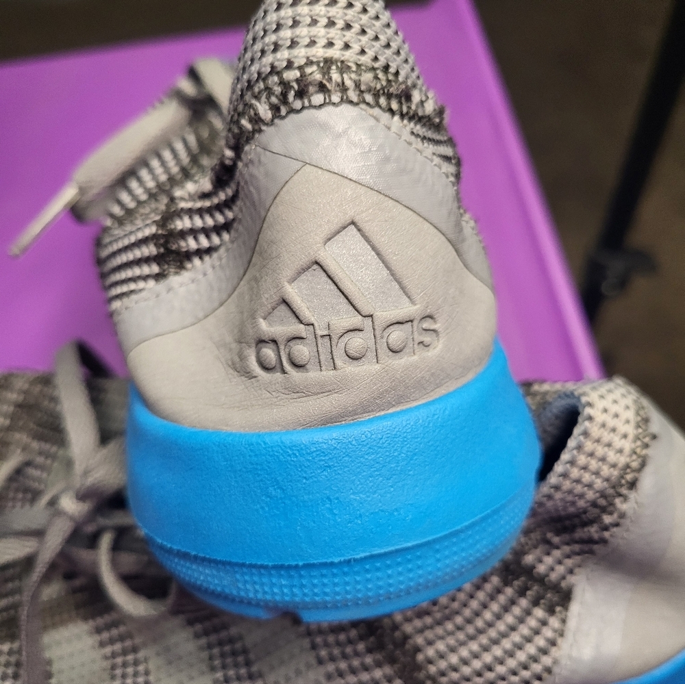 adidas Athletic Shoes Gray with Bright Blue Heel